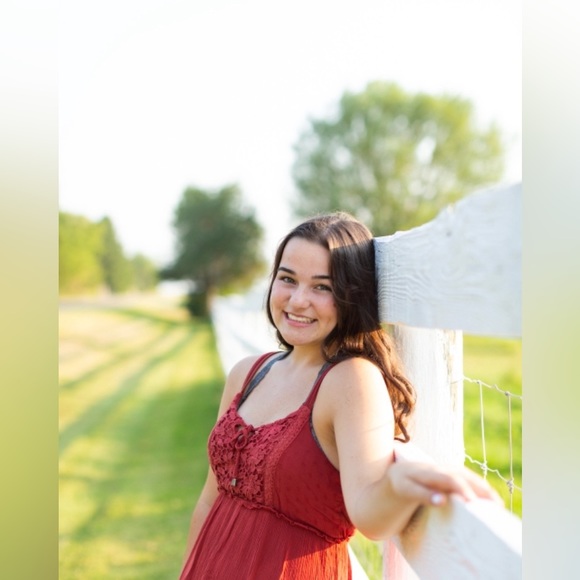 Meet your Posher, Charlize - Picture 1 of 1